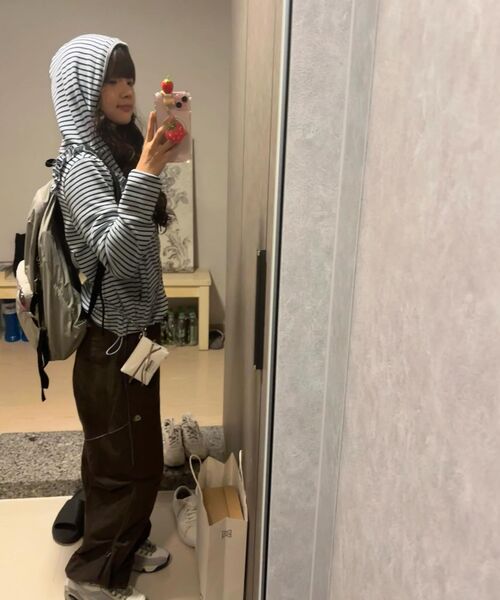 MUWM(ムウム)の「ネストリボンナイロンバックパック Nest Backpack (プラムレッド)(バックパック/リュック・レディース・その他・FREE)」の7枚目の写真