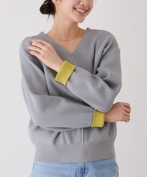 Vネックニットプルオーバー