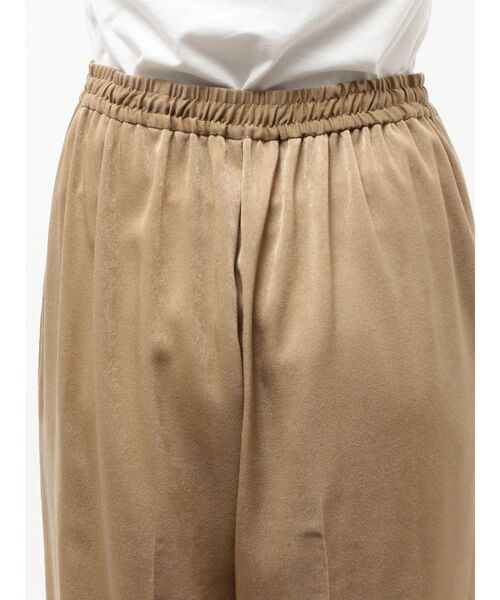 ELENDEEK（エレンディーク）の「サテンリラックスパンツ（その他パンツ・レディース・オフホワイト/ブラック/キャメル・FREE）」の18枚目の写真