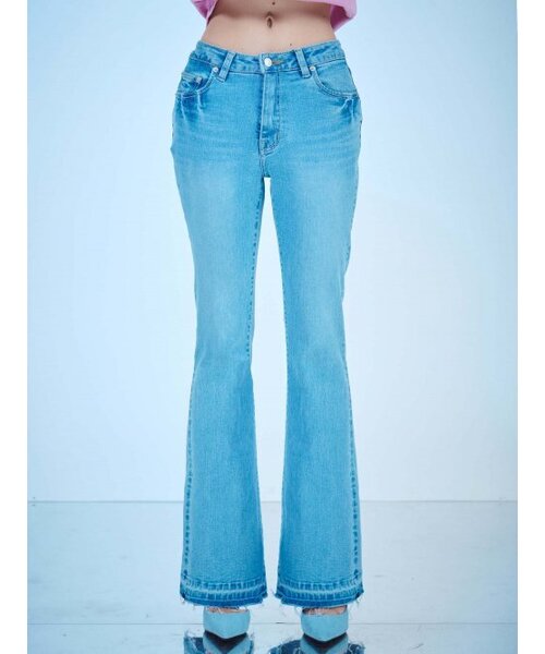 DILETTANTISME(ディレッタンティズム)の「ライトウォッシングセミブーツカットスパンデニム(デニムパンツ・レディース・その他・SMALL/MEDIUM/LARGE)」の1枚目の写真