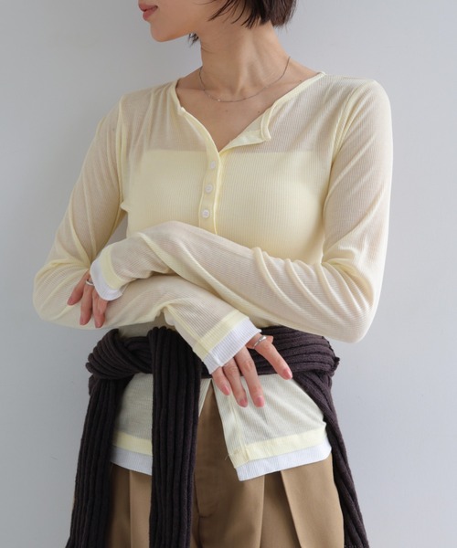 andme(アンドミー)の「【新色追加】バイカラー・ヘンリーネック長袖シアートップス(Tシャツ/カットソー・レディース・グレー系/ピンク系/イエロー系/ブラック系/ピンク系その他/ブラウン系・FREE)」の4枚目の写真