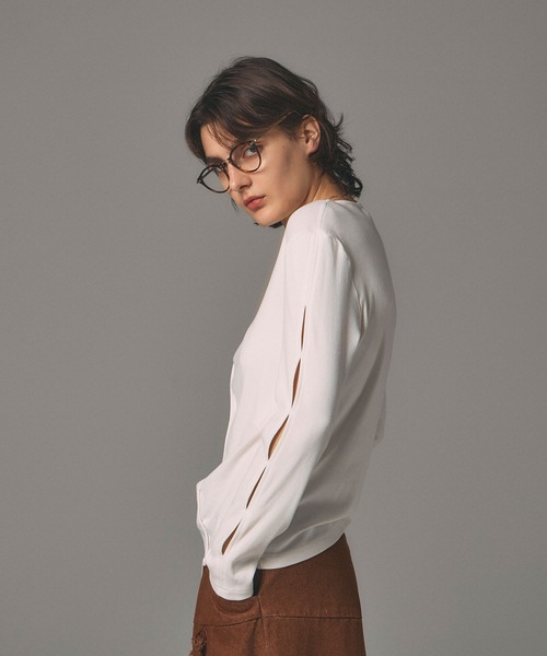 ARVELLIA（アルベリア）の「CUTTING TOPS（Tシャツ/カットソー・レディース・ブラック/ホワイト・M）」の3枚目の写真