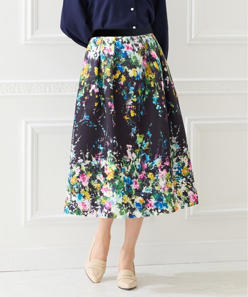 Rose Tiara（ローズティアラ）の「フローラルアートフレアスカート（スカート・レディース・オフホワイト/ブラック・46/42/38）」の13枚目の写真