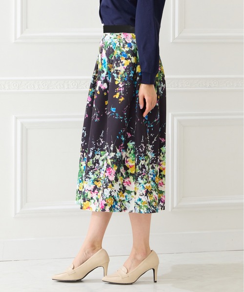 Rose Tiara（ローズティアラ）の「フローラルアートフレアスカート（スカート・レディース・オフホワイト/ブラック・46/42/38）」の14枚目の写真