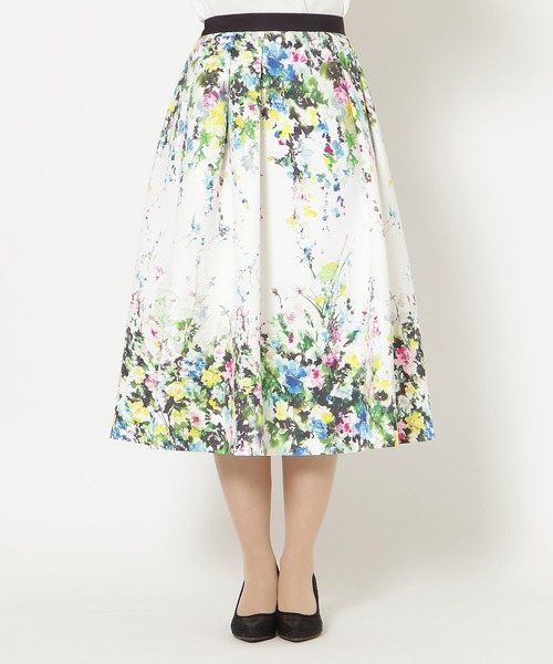 Rose Tiara（ローズティアラ）の「フローラルアートフレアスカート（スカート・レディース・オフホワイト/ブラック・46/42/38）」の16枚目の写真