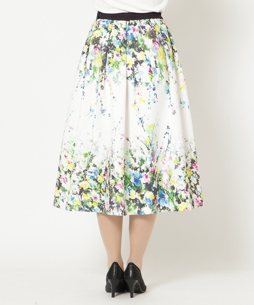 Rose Tiara（ローズティアラ）の「フローラルアートフレアスカート（スカート・レディース・オフホワイト/ブラック・46/42/38）」の18枚目の写真