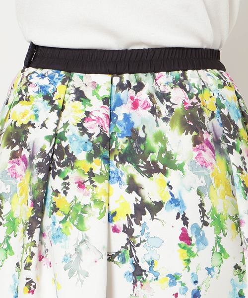 Rose Tiara（ローズティアラ）の「フローラルアートフレアスカート（スカート・レディース・オフホワイト/ブラック・46/42/38）」の19枚目の写真