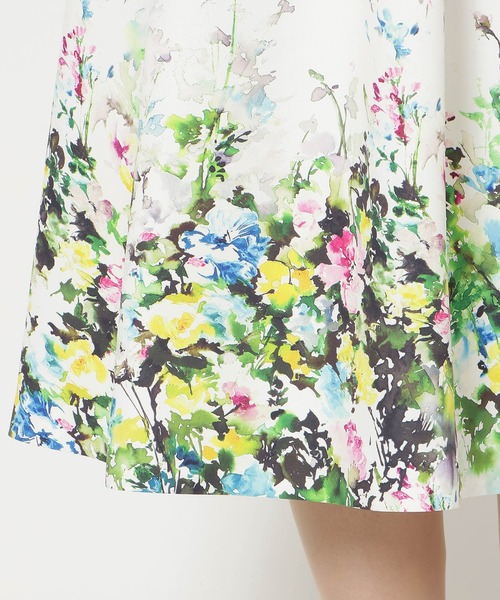 Rose Tiara（ローズティアラ）の「フローラルアートフレアスカート（スカート・レディース・オフホワイト/ブラック・46/42/38）」の21枚目の写真