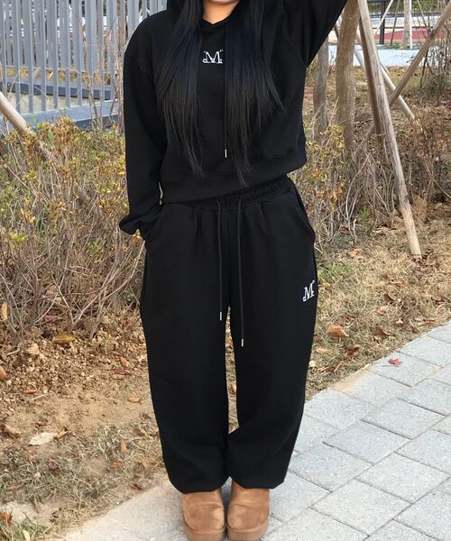 MUCENT(ムセント)の「ヨンドメタルロゴフードパーカー(成人男女共用)(パーカー・レディース・ブラック・S/L)」の5枚目の写真