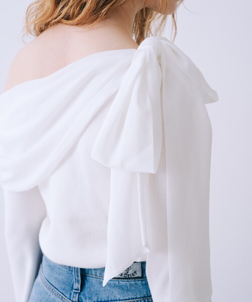 SELFIST（セルフィスト）の「ワンショルダーリボン付きニット　オフショル 2WAY 冬服（ニット/セーター・レディース・ブラック/オフホワイト/ブラック系その他・フリー）」の13枚目の写真