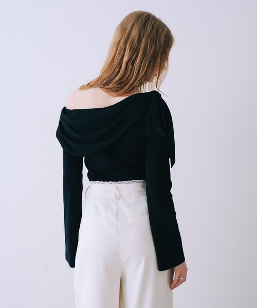 SELFIST（セルフィスト）の「ワンショルダーリボン付きニット　オフショル 2WAY 冬服（ニット/セーター・レディース・ブラック/オフホワイト/ブラック系その他・フリー）」の21枚目の写真