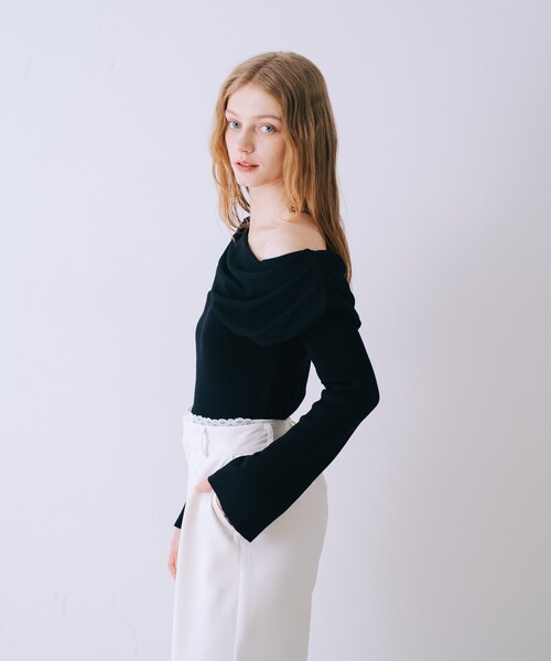 SELFIST（セルフィスト）の「ワンショルダーリボン付きニット　オフショル 2WAY 冬服（ニット/セーター・レディース・ブラック/オフホワイト/ブラック系その他・フリー）」の22枚目の写真