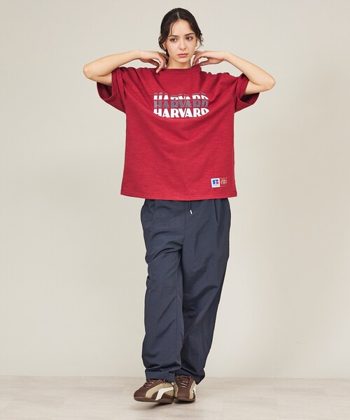 Russell Athletic(ラッセルアスレティック)の「【RUSSELL ATHLETIC / ラッセル アスレティック】University /Harvard/YALE/カレッジロゴ・ユニセックス(Tシャツ/カットソー・メンズ・エンジ/ネイビー/ホワイト系その他/ホワイト系その他2・M/L)」の5枚目の写真