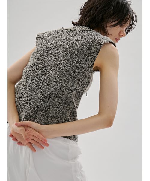 emmi(エミ)の「ツノヤーンリブニットベスト(ニット/セーター・レディース・オフホワイト/ブラック・F)」の8枚目の写真
