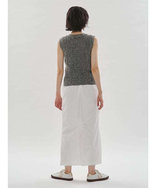 emmi(エミ)の「ツノヤーンリブニットベスト(ニット/セーター・レディース・オフホワイト/ブラック・F)」の11枚目の写真