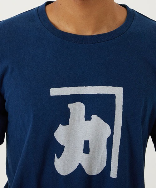BLUE BLUE JAPAN（ブルーブルージャパン）の「カネカ バッセン インディゴ Tシャツ（Tシャツ/カットソー・メンズ・インディゴブルー・XS/L/XL/S/M）」の3枚目の写真