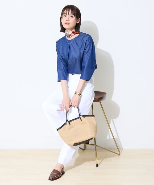 INDIVI(インディヴィ)の「【洗える/UVケア/SETUP可能】デニムライク ランタン袖ブラウス(シャツ/ブラウス・レディース・サックスブルー系3/ブルー系その他5/ネイビー系3・38/15 /13/05/34/19)」の11枚目の写真
