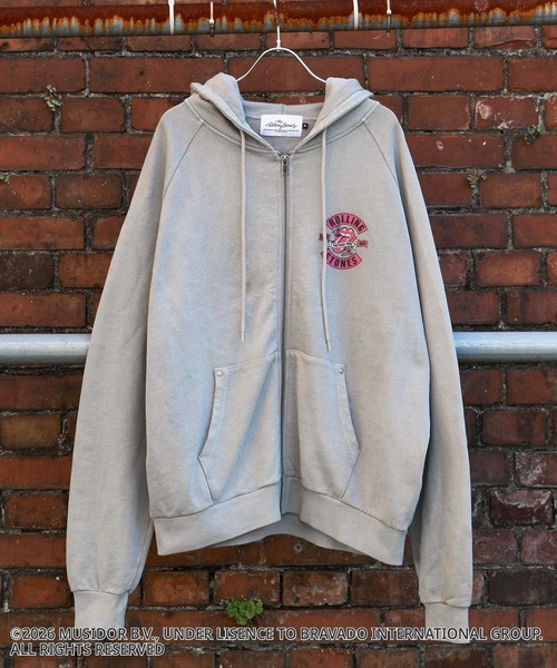 CRAFT STANDARD BOUTIQUE（クラフトスタンダードブティック）の「【ザ・ローリング・ストーンズ】ピグメントスウェットZIPパーカー（パーカー・メンズ・ライトグレー/チャコールグレー・S/L/M）」の2枚目の写真