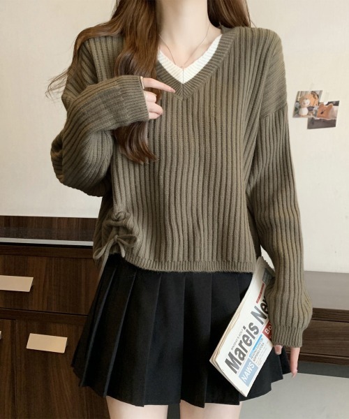 Miniministore(ミニミニストア)の「Vネックリブニットトップス 暖かいニット(ニット/セーター・レディース・アイボリー/ブラック/カーキブラウン・FREE)」の3枚目の写真