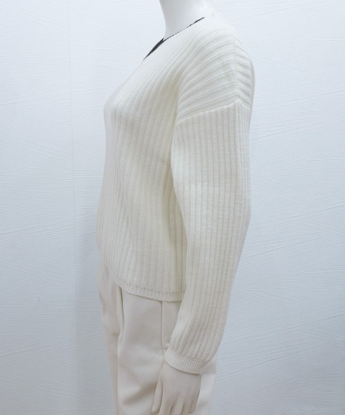 Miniministore(ミニミニストア)の「Vネックリブニットトップス 暖かいニット(ニット/セーター・レディース・アイボリー/ブラック/カーキブラウン・FREE)」の13枚目の写真