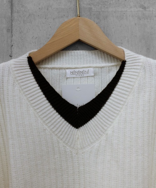 Miniministore(ミニミニストア)の「Vネックリブニットトップス 暖かいニット(ニット/セーター・レディース・アイボリー/ブラック/カーキブラウン・FREE)」の17枚目の写真