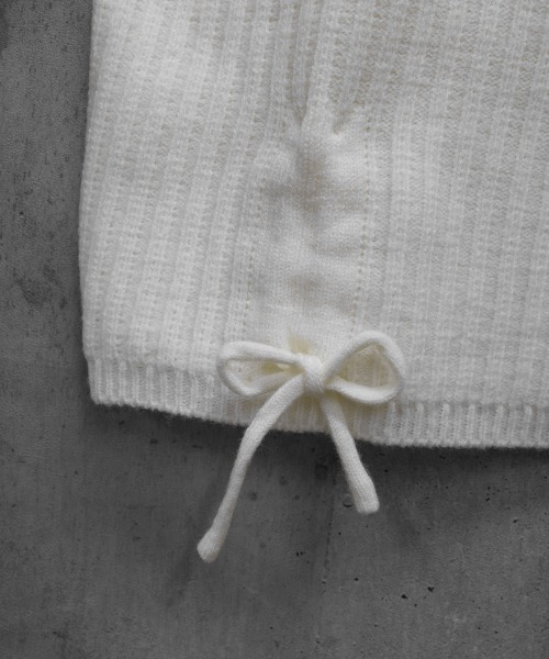 Miniministore(ミニミニストア)の「Vネックリブニットトップス 暖かいニット(ニット/セーター・レディース・アイボリー/ブラック/カーキブラウン・FREE)」の20枚目の写真