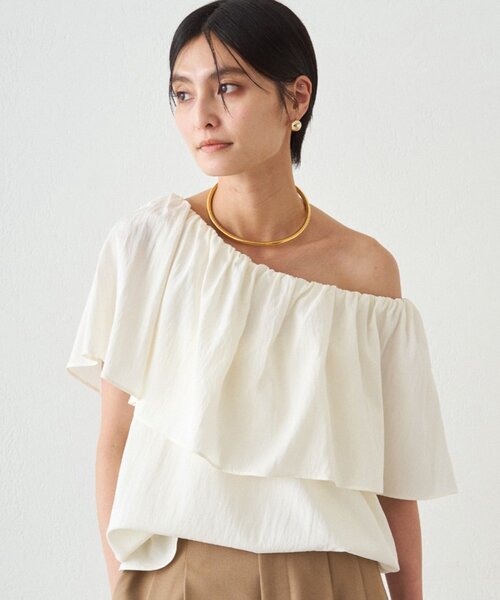 LOUNGEDRESS（ラウンジドレス）の「フリルオフショルブラウス（シャツ/ブラウス・レディース・ブラック/ベージュ/オフホワイト・FREE）」の7枚目の写真