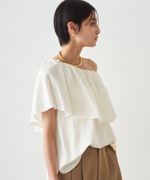 LOUNGEDRESS（ラウンジドレス）の「フリルオフショルブラウス（シャツ/ブラウス・レディース・ブラック/ベージュ/オフホワイト・FREE）」の8枚目の写真