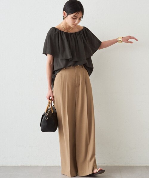LOUNGEDRESS（ラウンジドレス）の「フリルオフショルブラウス（シャツ/ブラウス・レディース・ブラック/ベージュ/オフホワイト・FREE）」の16枚目の写真