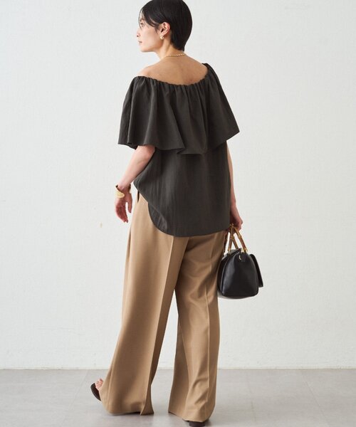 LOUNGEDRESS（ラウンジドレス）の「フリルオフショルブラウス（シャツ/ブラウス・レディース・ブラック/ベージュ/オフホワイト・FREE）」の19枚目の写真