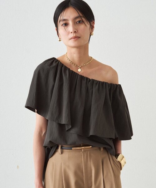 LOUNGEDRESS（ラウンジドレス）の「フリルオフショルブラウス（シャツ/ブラウス・レディース・ブラック/ベージュ/オフホワイト・FREE）」の20枚目の写真