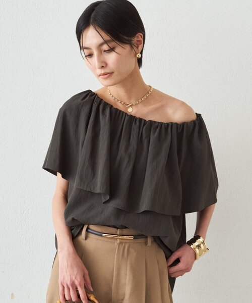 LOUNGEDRESS（ラウンジドレス）の「フリルオフショルブラウス（シャツ/ブラウス・レディース・ブラック/ベージュ/オフホワイト・FREE）」の21枚目の写真
