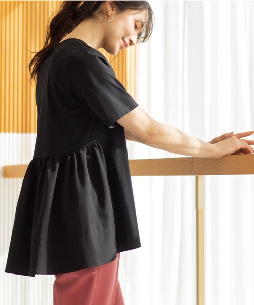 SHOO・LA・RUE(シューラルー)の「バックギャザーペプラムTシャツ(Tシャツ/カットソー・レディース・ベージュ系4/ブラック/ホワイト系5・00)」の14枚目の写真