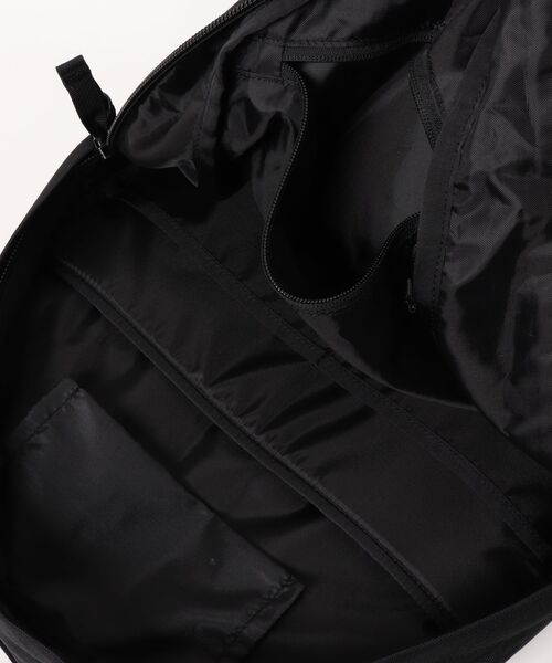 WILD THINGS(ワイルドシングス)の「PC収納可能【WILD THINGS】LARGE DAYPACK リュック 大容量 バックパック(バックパック/リュック・レディース・ネイビー/カーキ/ブラック・ONE SIZE)」の6枚目の写真