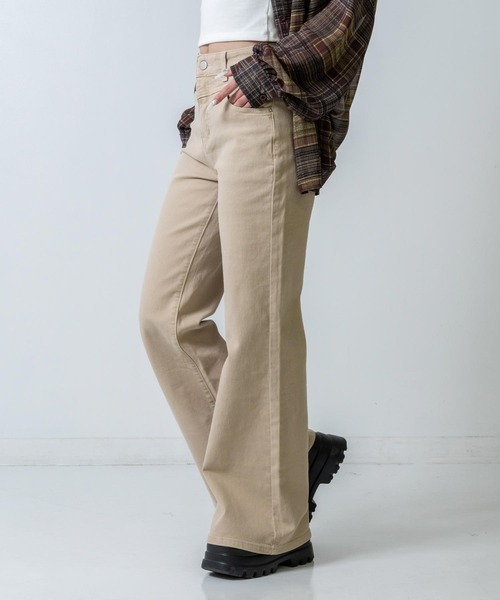 ANAP（アナップ）の「細見えウエストVフレアデニムパンツ（デニムパンツ・レディース・ベージュ/ブルー・S/M）」の4枚目の写真