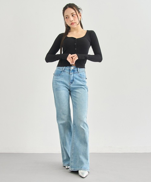 ANAP（アナップ）の「細見えウエストVフレアデニムパンツ（デニムパンツ・レディース・ベージュ/ブルー・S/M）」の11枚目の写真