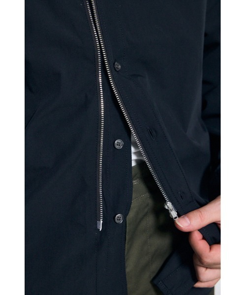 AZUL by moussy(アズールバイマウジー)の「ジップアップ長袖シャツ(シャツ/ブラウス・メンズ・ブラック/ホワイト・MEDIUM/LARGE)」の9枚目の写真