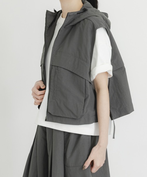 EKAL(エカル)の「DRY OUT SHORT LENGTH T-SHIRTS(Tシャツ/カットソー・レディース・ホワイト/ピンク/アイボリー/チャコールグレー・ONE)」の6枚目の写真