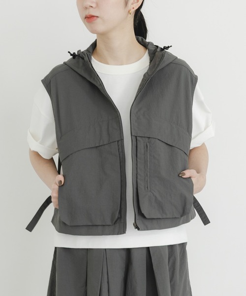 EKAL(エカル)の「DRY OUT SHORT LENGTH T-SHIRTS(Tシャツ/カットソー・レディース・ホワイト/ピンク/アイボリー/チャコールグレー・ONE)」の7枚目の写真