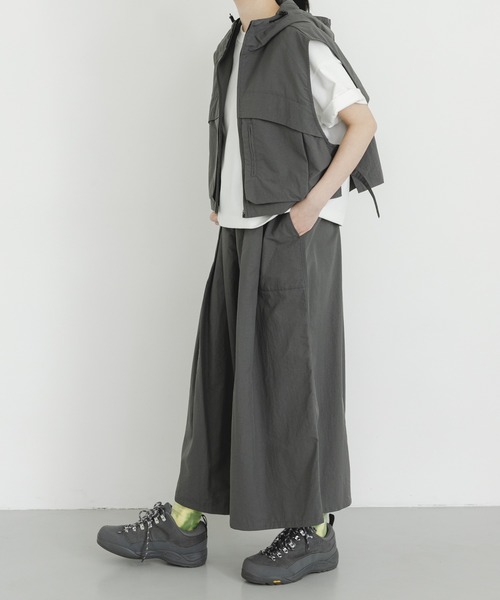 EKAL(エカル)の「DRY OUT SHORT LENGTH T-SHIRTS(Tシャツ/カットソー・レディース・ホワイト/ピンク/アイボリー/チャコールグレー・ONE)」の10枚目の写真