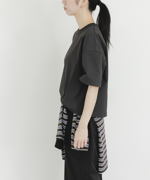 EKAL（エカル）の「DRY OUT SHORT LENGTH T-SHIRTS（Tシャツ/カットソー・レディース・ホワイト/ピンク/アイボリー/チャコールグレー・ONE）」の18枚目の写真