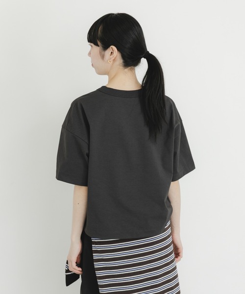 EKAL（エカル）の「DRY OUT SHORT LENGTH T-SHIRTS（Tシャツ/カットソー・レディース・ホワイト/ピンク/アイボリー/チャコールグレー・ONE）」の19枚目の写真