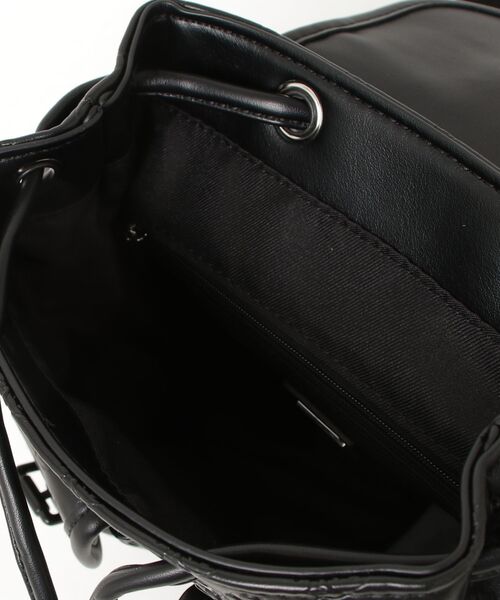 Guess(ゲス)の「LITZY 4G Debossed Back Pack(バックパック/リュック・レディース・ブラック・ONE SIZE)」の14枚目の写真
