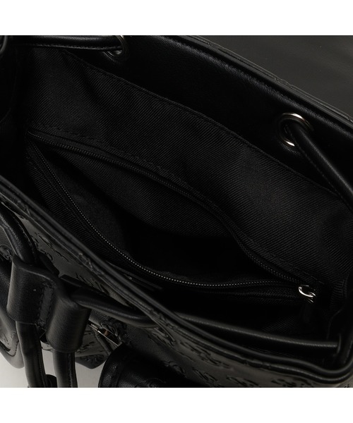 Guess(ゲス)の「LITZY 4G Debossed Back Pack(バックパック/リュック・レディース・ブラック・ONE SIZE)」の11枚目の写真