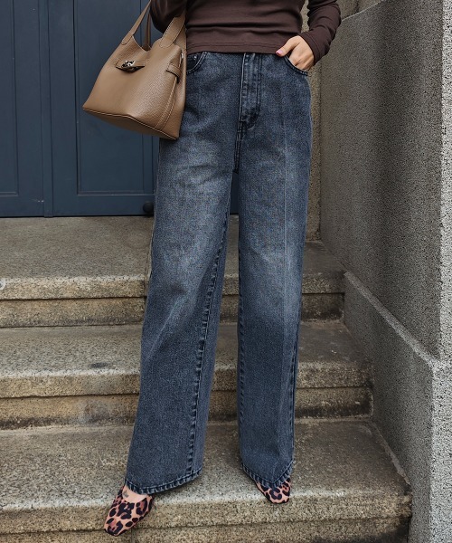 esutoreja（エストレジャ）の「センタープレスワイドデニム（デニムパンツ・レディース・ブラック/ライトブルー・FREE）」の2枚目の写真