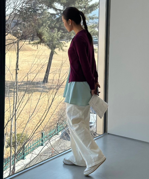 MIND BRIDGE WOMEN（マインドブリッジウーマン）の「[W]ワイドエクリュバンディングデニムパンツ（デニムパンツ・レディース・アイボリー・55/77/66）」の3枚目の写真