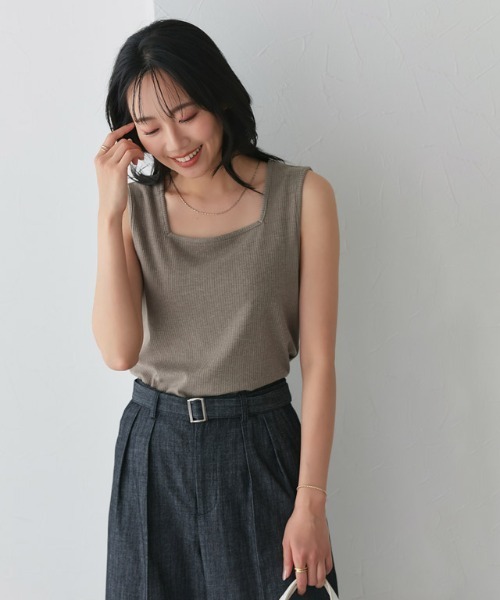 Pierrot（ピエロ）の「【TVスタイリスト りささんコラボアイテム】スクエアネック多機能リブタンクトップ（タンクトップ・レディース・杢グレー/モカ/キナリ・S/L/M）」の20枚目の写真