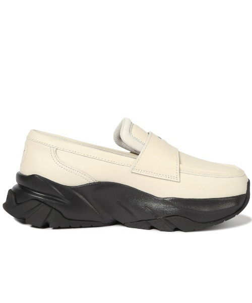 PUMA（プーマ）の「プーマ PUMA LOAFYR（ローファー・レディース・ホワイト×ブラック・23.0cm/23.5cm/24.0cm/24.5cm/25.0cm/25.5cm/26.0cm）」の4枚目の写真