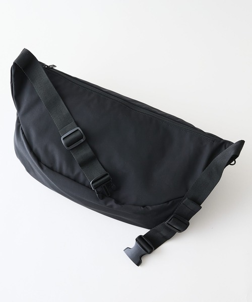 UNIVERSAL OVERALL（ユニバーサルオーバーオール）の「【UNIVERSALOVERALL/ユニバーサルオーバーオール】ビッグヒップバッグ　ボディバッグ（ボディバッグ/ウエストポーチ・メンズ・チャコールグレー・FREE）」の10枚目の写真