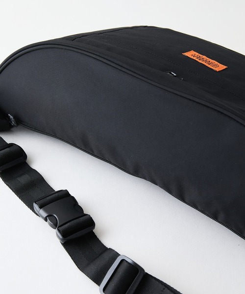 UNIVERSAL OVERALL（ユニバーサルオーバーオール）の「【UNIVERSALOVERALL/ユニバーサルオーバーオール】ビッグヒップバッグ　ボディバッグ（ボディバッグ/ウエストポーチ・メンズ・チャコールグレー・FREE）」の12枚目の写真